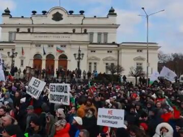 Protestas en Bulgaria por las restricciones de la COVID