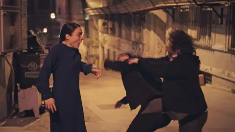 Tragedia para Gülben: un forcejeo provocado por Anil deja a Esat inconsciente Mejores momentos | Capítulo 54