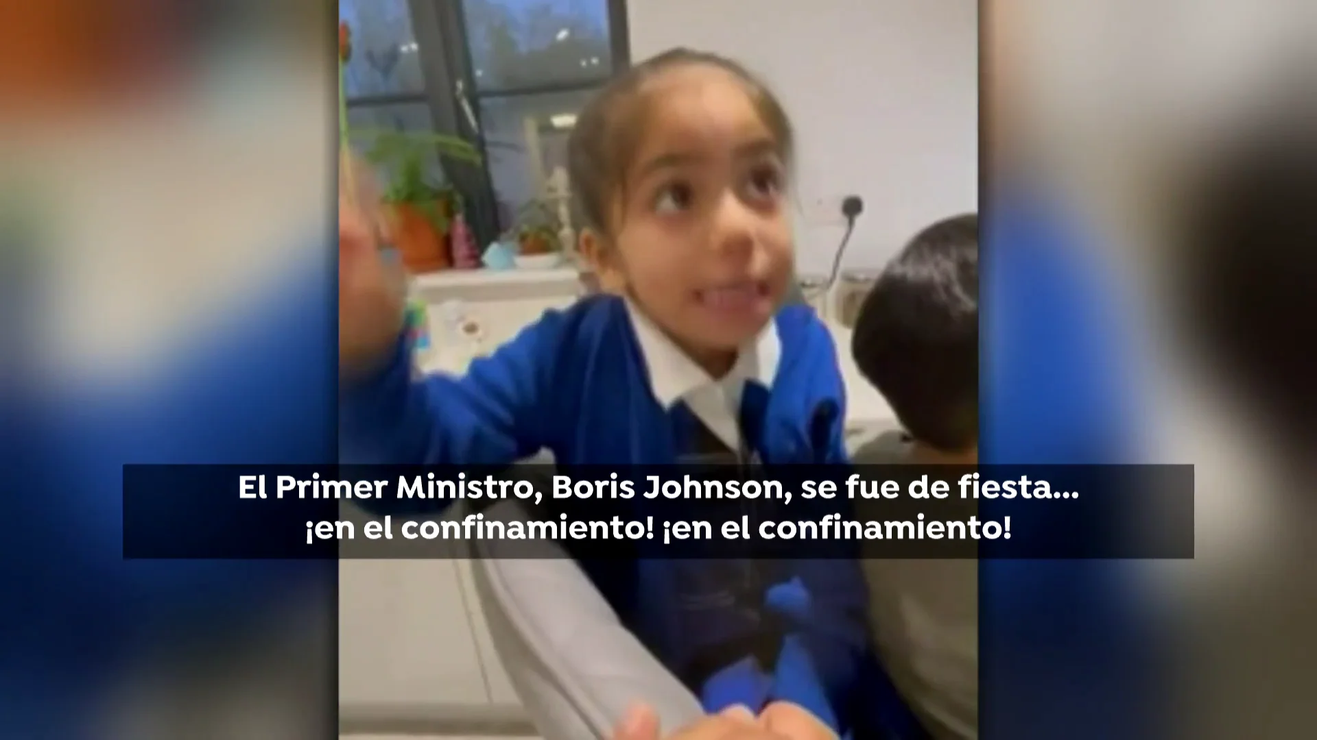 Ni&ntilde;a sorprendida por las fiestas de Boris Johnson