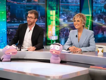 Julia Otero se convierte en detective para resolver 'el caso de las parejas falsas' Julia Otero se convierte en detective para resolver 'el caso de las parejas falsas'