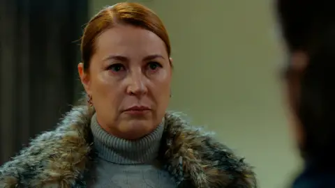 Behice se enfrenta a Hünkar: “Salvé a Fekeli del infarto que le provocaste” Behice se enfrenta a Hünkar: “Salvé a Fekeli del infarto que le provocaste”