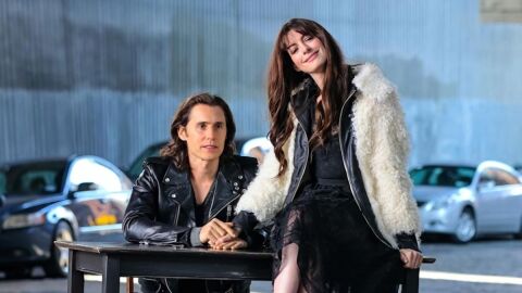Jared Leto y Anne Hathaway en 'WeCrashed'