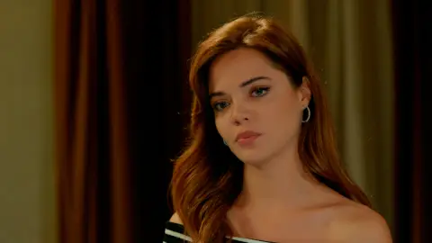 Züleyha observa que Demir y Hünkar se desviven por Leyla Züleyha observa que Demir y Hünkar se desviven por Leyla