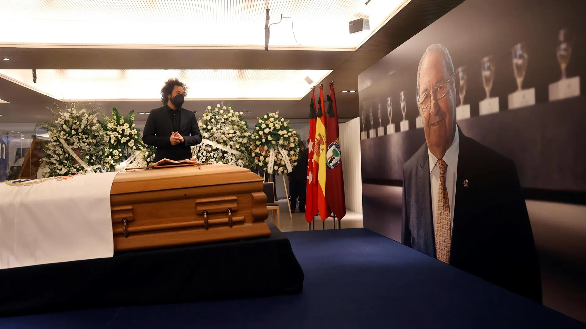 Marcelo, ante el féretro de Paco Gento Marcelo, ante el féretro de Paco Gento