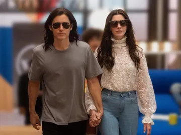 Jared Leto y Anne Hathaway en 'WeCrashed' Jared Leto y Anne Hathaway en 'WeCrashed'