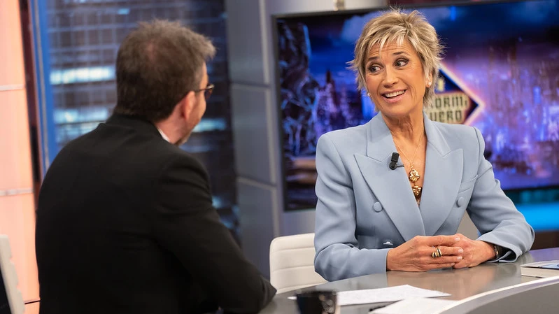 Julia Otero recuerda el "choque" al saber que tenía cáncer: "Te pasa por la mente la vida futura" Julia Otero recuerda el "choque" al saber que tenía cáncer: "Te pasa por la mente la vida futura"
