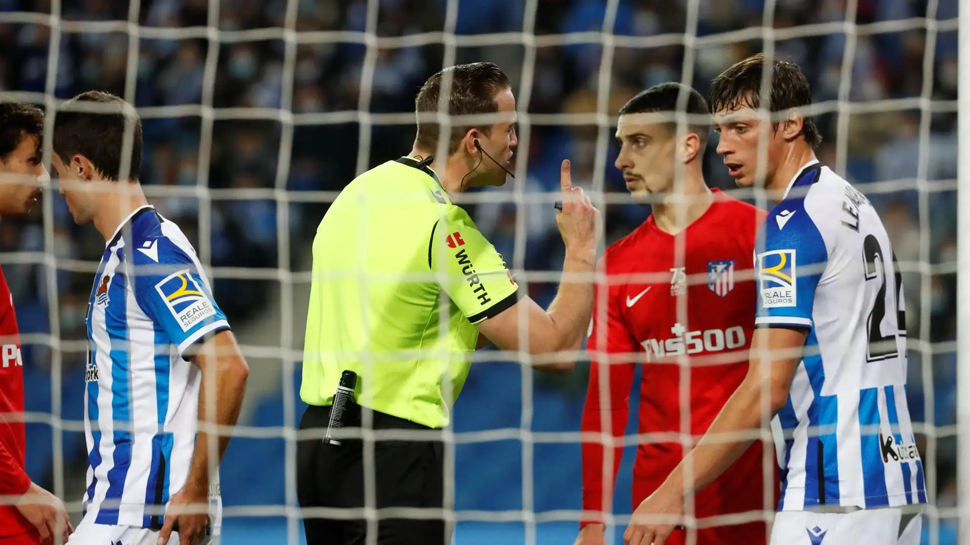 Mario Hermoso en el partido ante la Real Sociedad