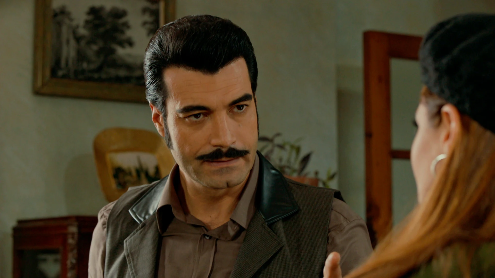 Demir empieza a desconfiar de Z&uuml;leyha