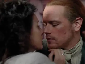 Sam Heughan y Caitrina Balfe como Jamie y Claire Fraser en la temporada 6 de 'Outlander' Sam Heughan y Caitrina Balfe como Jamie y Claire Fraser en la temporada 6 de 'Outlander'
