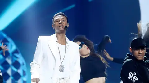 Nia Correia, puro flow como Usher en ‘Yeah!’ Nia Correia, puro flow como Usher en ‘Yeah!’