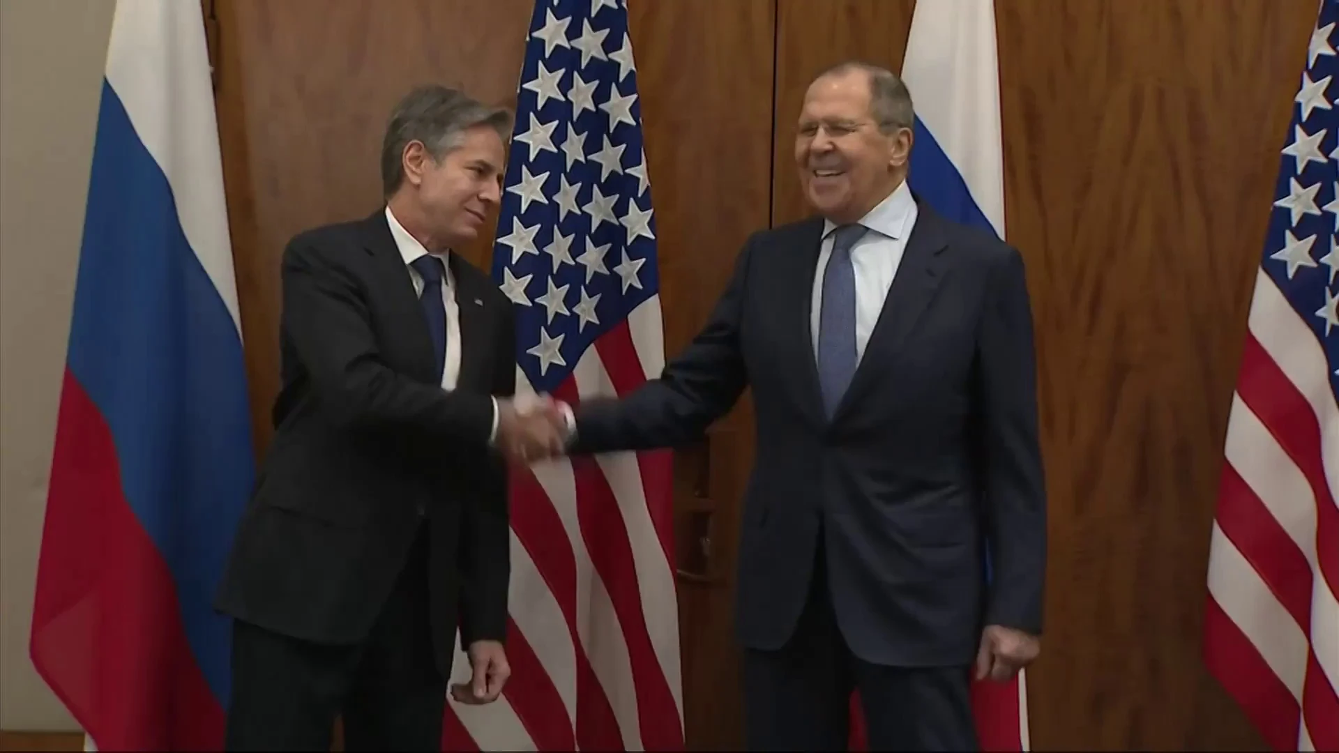 Estados Unidos y Rusia se comprometen a dialogar para evitar un choque en Ucrania