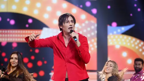 Eugeni Alemany respira ‘El aire que me das’ de David Bustamante Eugeni Alemany respira ‘El aire que me das’ de David Bustamante