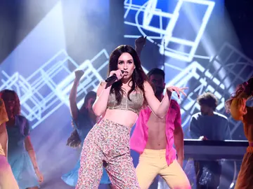 Eva Soriano está ‘Levitating’ como Dua Lipa Eva Soriano está ‘Levitating’ como Dua Lipa