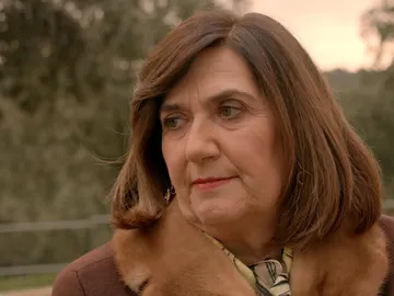 Carmen desprecia a Uriarte: “Por mucho que te empeñes jamás serás su padre, eres un miserable” Carmen desprecia a Uriarte: “Por mucho que te empeñes jamás serás su padre, eres un miserable”