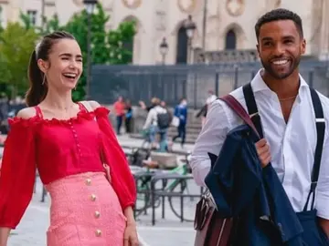 Lilly Collins y Lucien Laviscount en 'Emily en París' Lilly Collins y Lucien Laviscount en 'Emily en París'