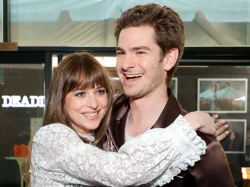 Dakota Johnson y Andrew Garfield Dakota Johnson y Andrew Garfield