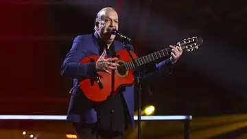 Peret Reyes canta ‘Una lágrima cayó en la arena’ en la Semifinal de ‘La Voz Senior’