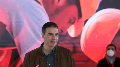El secretario general del PSOE y presidente del Gobierno, Pedro Sánchez, interviene en un acto del partido celebrado este sábado en Gijón El secretario general del PSOE y presidente del Gobierno, Pedro Sánchez, interviene en un acto del partido celebrado este sábado en Gijón