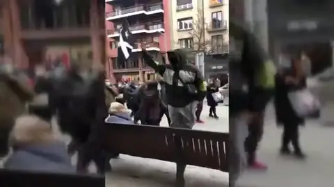 Pablo Casado condena los "ataques y amenazas del independentismo" a Alejandro Fernández en un acto en Vic Pablo Casado condena los "ataques y amenazas del independentismo" a Alejandro Fernández en un acto en Vic