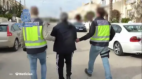 DETENIDOS ITALIANOS DETENIDOS ITALIANOS