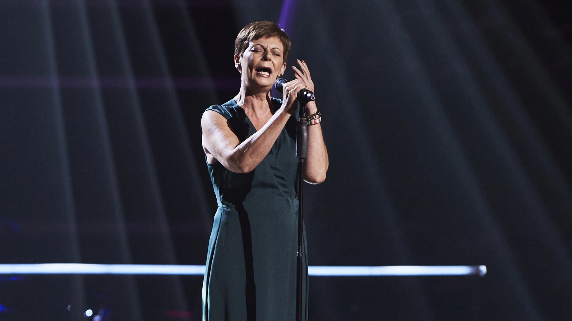 Elisa Burgos canta ‘Desde mi libertad’ en la Semifinal de ‘La Voz Senior’ Elisa Burgos canta ‘Desde mi libertad’ en la Semifinal de ‘La Voz Senior’