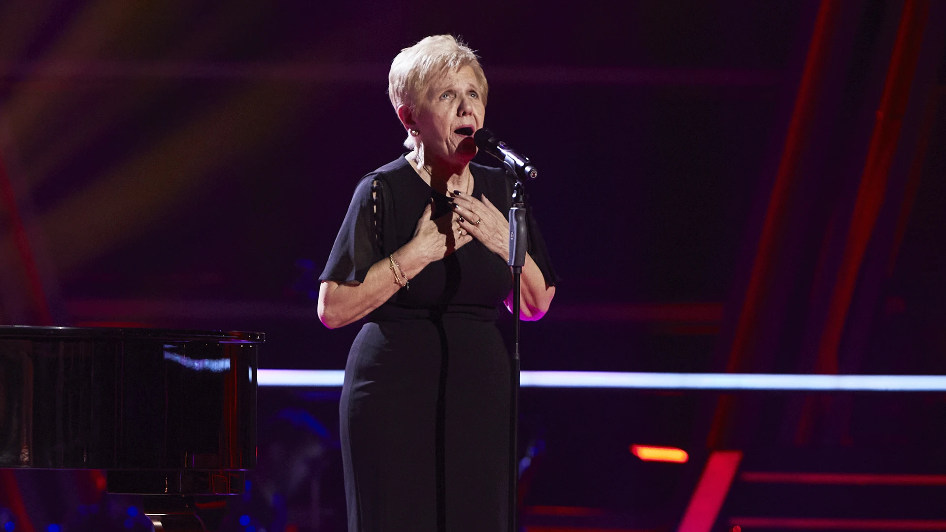 Gloria Fern&aacute;ndez canta &lsquo;Volviendo a Espa&ntilde;a&rsquo; en la Semifinal de &lsquo;La Voz Senior&rsquo;