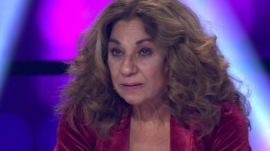 No estaba en disposición de llorar más: una conmovida Lolita se entrega a María Peláe