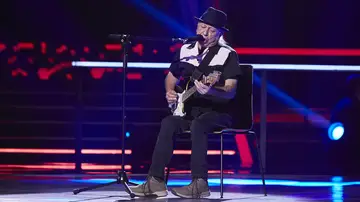 Lluís Navarro canta ‘Johnny B. Goode’ en la Semifinal de ‘La Voz Senior’