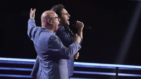 David Bustamante impresiona con ‘O sole mio’ al lado de José Hervin en ‘La Voz Senior’ David Bustamante impresiona con ‘O sole mio’ al lado de José Hervin en ‘La Voz Senior’