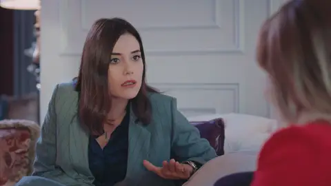 Asya desenmascara a Volkan ante Gönül 'Infiel'