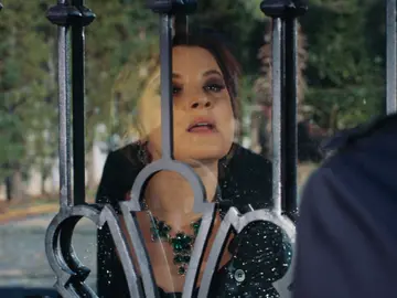 Gönül echa a Haluk de su casa: “Vete a vivir con tus escándalos lejos de aquí” Gönül echa a Haluk de su casa: “Vete a vivir con tus escándalos lejos de aquí”