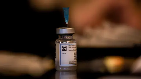 Sigue la polémica: ¿Se debe vacunar en los colegios? ¿Son seguros los protocolos? Sigue la polémica: ¿Se debe vacunar en los colegios? ¿Son seguros los protocolos?