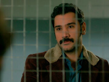 Yilmaz le propone un trato al supuesto asesino de Çengaver 
