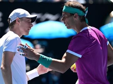 Shapovalov y Rafa Nadal en el Open de Australia