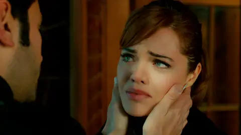 Müjgan graba el encuentro entre Yilmaz y Züleyha Müjgan graba el encuentro entre Yilmaz y Züleyha