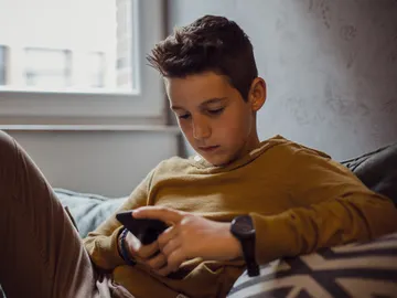 La mayoría de los adolescentes españoles empiezan a consumir contenidos pornográficos antes de los 12 años. La mayoría de los adolescentes españoles empiezan a consumir contenidos pornográficos antes de los 12 años.