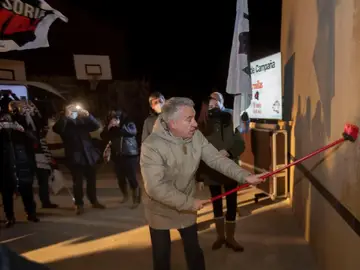 Comienza la campaña electoral en Castilla y León con la pegada de carteles Comienza la campaña electoral en Castilla y León con la pegada de carteles