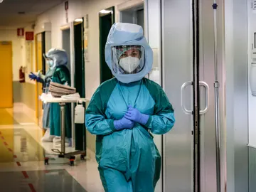 Los sanitarios serán despedidos en Grecia Los sanitarios serán despedidos en Grecia