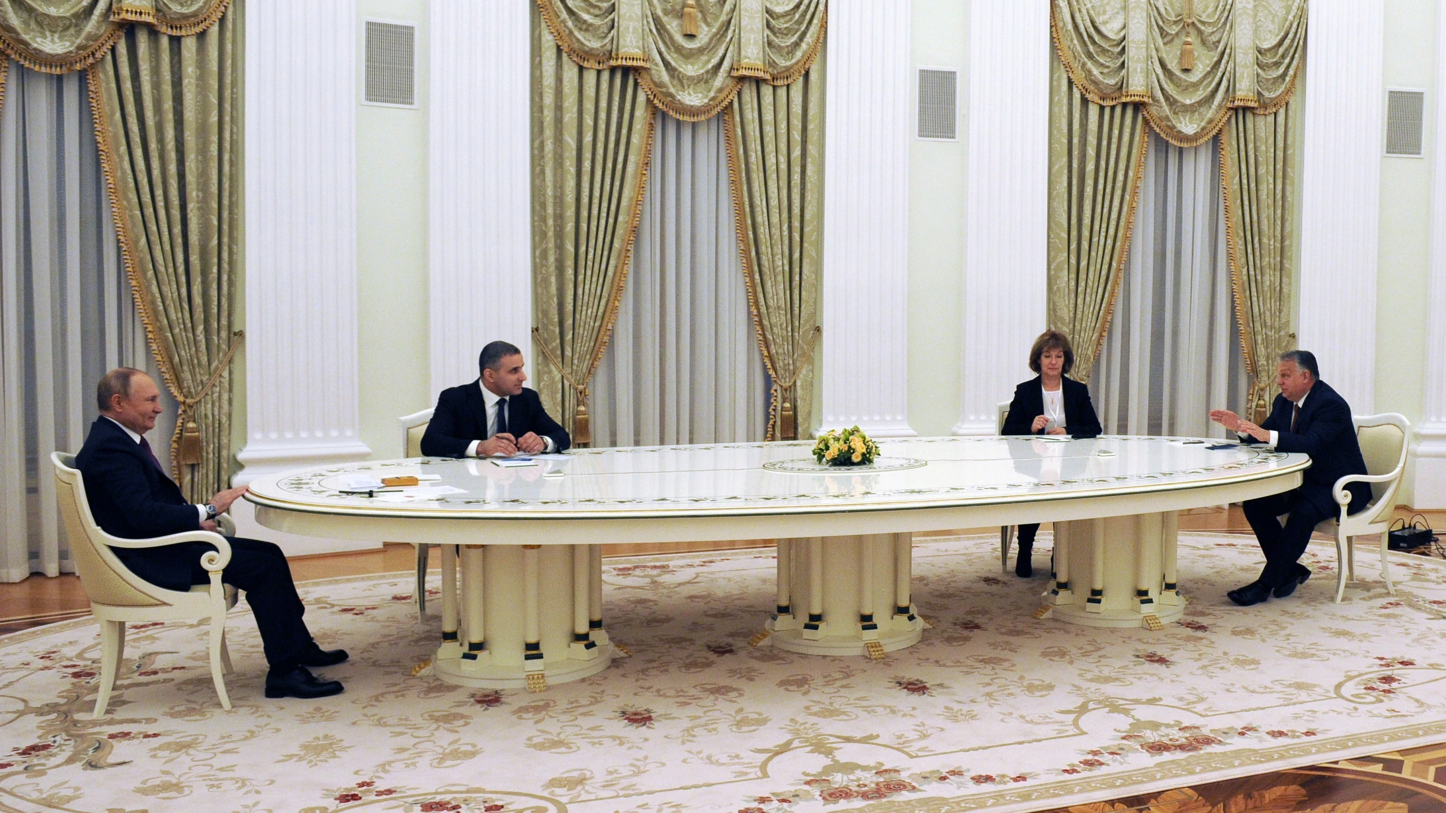 Primer ministro h&uacute;ngaro, Viktor Orb&aacute;n y su hom&oacute;logo ruso, Vlad&iacute;mir Putin
