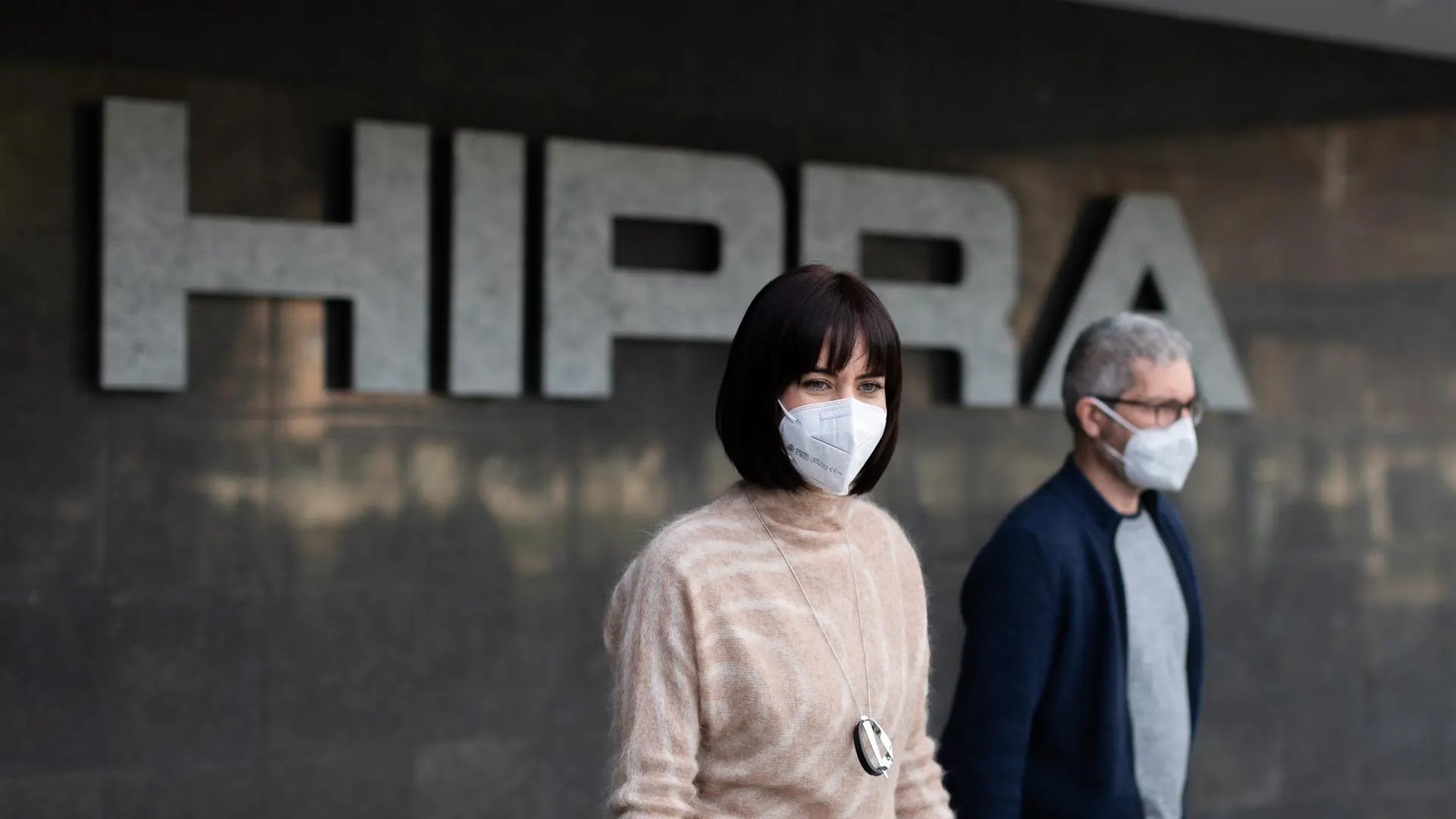 La ministra de Ciencia visitando las instalaciones de Hipra