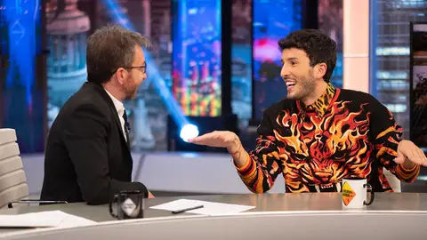 El lado más polifacético de Sebastián Yatra… ¡desde futbolista hasta peluquero! ¿Cómo de bien se le da?