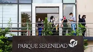 Familiares y amigos de Cristina 'Vita' Aranda en el velatorio de la influencer
