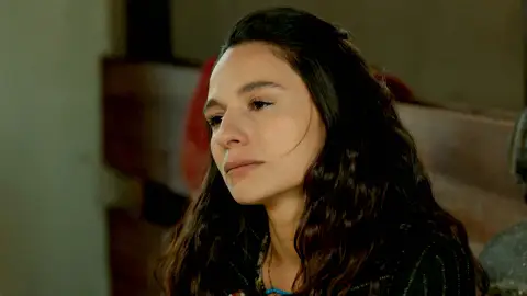 Saniye averigua que Gaffur robó sus joyas para pagar a Hatip Saniye averigua que Gaffur robó sus joyas para pagar a Hatip