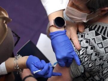 Cuenta atrás para la vacunación obligatoria: Italia multará a los mayores de 50 años que no se vacunen