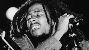 Bob Marley durante un concierto Bob Marley durante un concierto