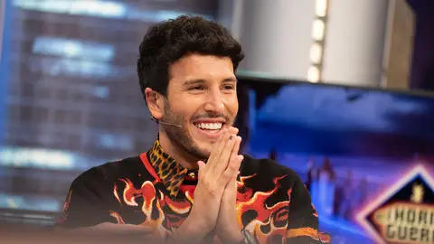 Sebastián Yatra desvela cómo fue su primer encuentro con los Jonas Brothers… ¡en un baño! Risas aseguradas