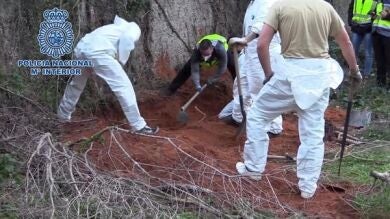 El americano que mató a su mujer en Cádiz y la enterró en Alzira siguió viajando para despistar a los investigadores