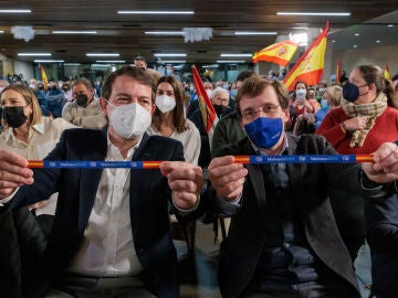 Almeida lanza un reto para incentivar la movilización: "Os invito a caña y pincho a todos si sacamos el cuarto procurador en Segovia" Almeida lanza un reto para incentivar la movilización: "Os invito a caña y pincho a todos si sacamos el cuarto procurador en Segovia"
