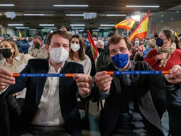 Almeida lanza un reto para incentivar la movilización: "Os invito a caña y pincho a todos si sacamos el cuarto procurador en Segovia" Almeida lanza un reto para incentivar la movilización: "Os invito a caña y pincho a todos si sacamos el cuarto procurador en Segovia"