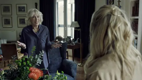 Laura busca pruebas y una confesión cómplice en la madre de María, la mujer de Xavier Laura busca pruebas y una confesión cómplice en la madre de María, la mujer de Xavier